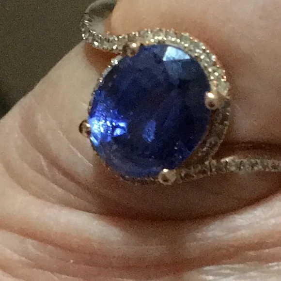 London Blue Topaz in 14K ring - Picture 4 of 5